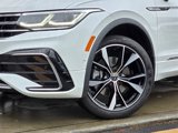Used 2022 Volkswagen Tiguan SEL R-Line image 2