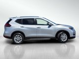 Used 2020 Nissan Rogue SV image 3