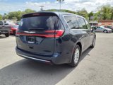 Used 2023 Chrysler Pacifica Touring-L image 4