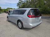 Certified 2023 Chrysler Pacifica Touring-L image 4