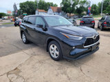 Used 2021 Toyota Highlander LE image 3