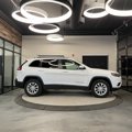Used 2021 Jeep Cherokee Latitude image 2