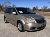 Used 2014 Chrysler Town & Country Touring image 3