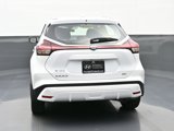 Used 2023 Nissan Kicks SV image 4