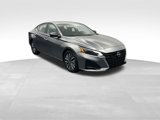 Used 2024 Nissan Altima 2.5 SV image 2