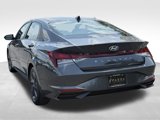 Used 2022 Hyundai Elantra SEL image 3