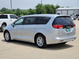 Used 2022 Chrysler Voyager LX image 4