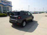 Used 2017 Jeep Renegade Latitude w/ Popular Equipment Group image 5