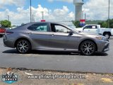 Used 2023 Toyota Camry SE image 2