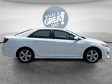 Used 2014 Toyota Camry SE image 2