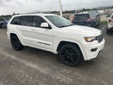 Used 2017 Jeep Grand Cherokee Altitude image 3