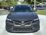 Used 2021 Toyota Camry SE image 3