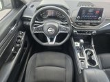 Used 2023 Nissan Altima 2.5 SV image 5