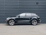 Certified 2023 Porsche Macan image 2