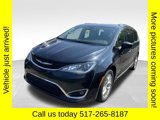 Used 2018 Chrysler Pacifica Touring-L Plus w/ Tire & Wheel Group image 2