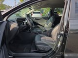 Used 2023 Kia Niro EX image 4