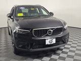 Certified 2025 Volvo XC40 B5 Core image 2