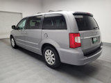 Used 2016 Chrysler Town & Country Touring image 5
