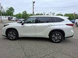 Used 2021 Toyota Highlander XLE image 4