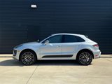 Certified 2024 Porsche Macan image 2