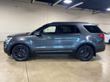 Used 2017 Ford Explorer XLT image 4