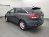 Used 2017 Kia Sorento LX w/ LX Convenience Package image 3