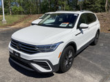 Used 2022 Volkswagen Tiguan SE w/ Panoramic Sunroof Package image 3