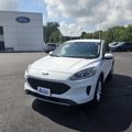 Used 2020 Ford Escape SE image 2