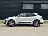 Certified 2024 Porsche Macan image 2