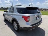 Used 2022 Ford Explorer XLT w/ Equipment Group 202A image 5