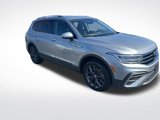 Certified 2022 Volkswagen Tiguan SE image 3