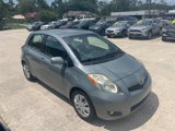 Used 2011 Toyota Yaris 4-Door Hatchback image 4