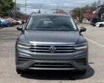 Used 2022 Volkswagen Tiguan SE image 2