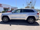 Used 2020 Jeep Grand Cherokee Limited w/ Luxury Group II image 2
