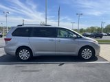Used 2016 Toyota Sienna XLE Premium image 2