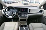 Used 2016 Toyota Sienna XLE image 3