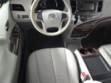 Used 2014 Toyota Sienna XLE image 2