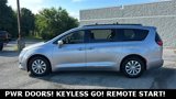 Used 2017 Chrysler Pacifica Touring-L image 3
