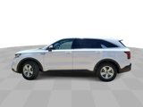 Used 2022 Kia Sorento LX image 5