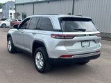 Used 2024 Jeep Grand Cherokee Laredo X image 5