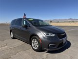Used 2023 Chrysler Pacifica Touring-L image 3