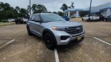 Used 2022 Ford Explorer XLT image 2