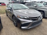 Used 2022 Toyota Camry SE image 2