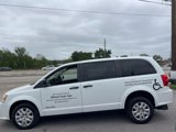 Used 2019 Dodge Grand Caravan SE image 2