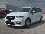 Used 2023 Chrysler Pacifica Touring-L image 2