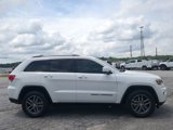 Used 2018 Jeep Grand Cherokee Laredo image 2