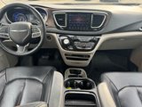 Used 2017 Chrysler Pacifica Touring-L image 3