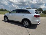 Used 2019 Kia Sorento LX image 2