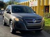 Used 2010 Volkswagen Tiguan SEL image 4