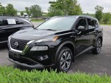Used 2022 Nissan Rogue SV image 2